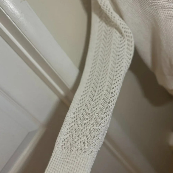 Brochu Walker White Open Stitch Back & Sleeve V-Neck Sweater - Picture 6 of 10
